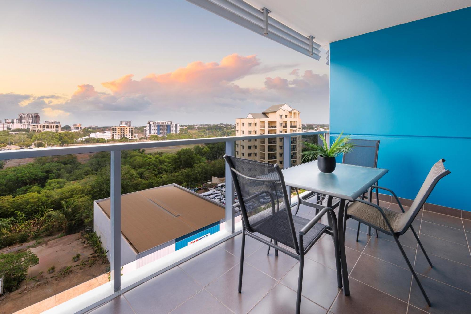 Ramada Suites By Wyndham Zen Quarter Ντάρβιν Εξωτερικό φωτογραφία