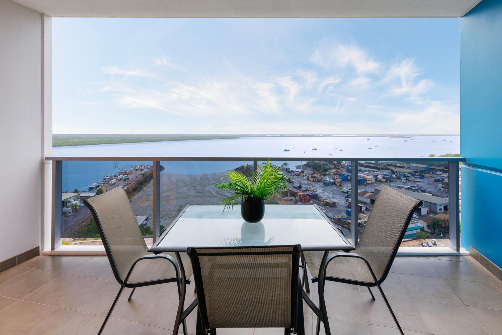 Ramada Suites By Wyndham Zen Quarter Ντάρβιν Εξωτερικό φωτογραφία